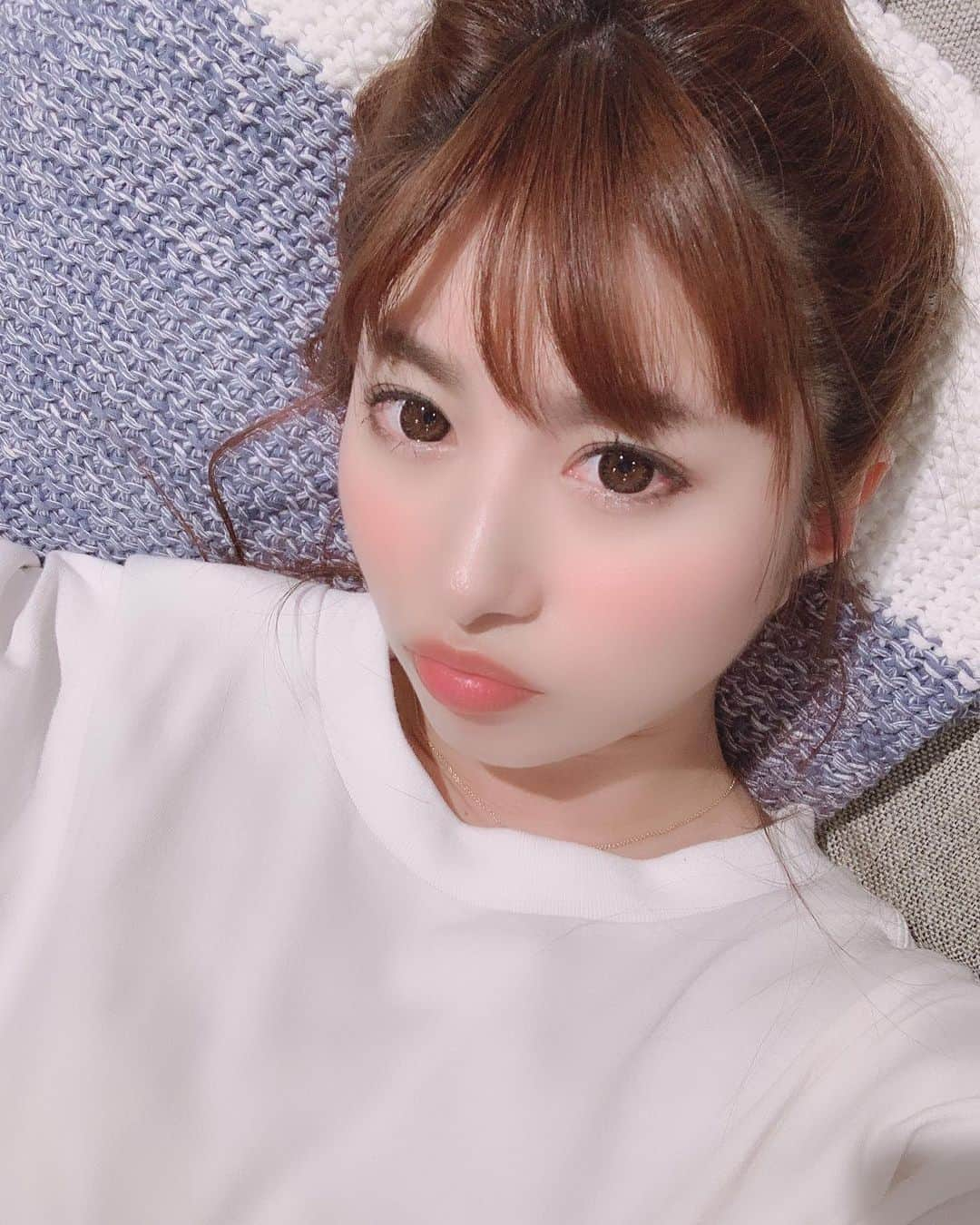 成瀬心美さんのインスタグラム写真 - (成瀬心美Instagram)「🧹 . . 今日はお休みだったので . 朝から起きて お家を片付けたり れいちぇるとランチして 家でカナ様のDVDを見て 大号泣したり😂笑 . . そのまま カラオケでカナ様縛りで 歌いまくったり。 . 夜はお料理をして。 . とても充実していた 一日でした🎶 . . お休みを充実させると 明日からの お仕事もまた全力で 頑張れますっっ☺️✨ . . 最近いいねとか コメントが増えたりしてて とても嬉しいです！ ありがとうーー🥰 . . #instagood #instagram #instapic #selfie #music #followｍe #cake #tea #friends #happy #holiday」5月11日 23時29分 - coco3ndazo