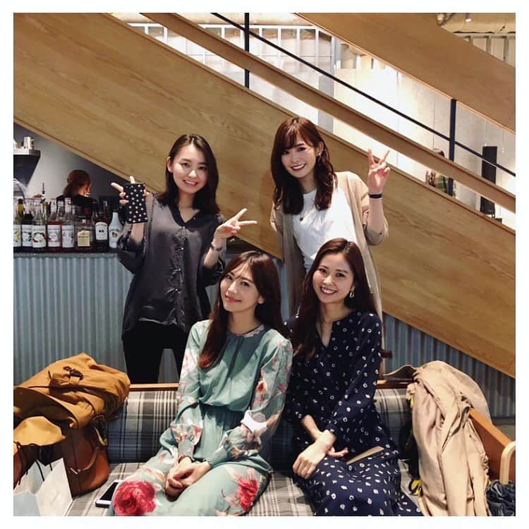 のインスタグラム：「美しき、モデルの先輩方と😍💖﻿ ﻿ 昔めっちゃ太ってたって話をしたら﻿ びっくりしてくれて、盛り上がったよ〜😍﻿ ﻿ 太ってて良かった！！！😍🤤💖笑﻿ ﻿ ﻿ #モデル #美女 ﻿ #良い香りがした 🤤💖﻿ #細い #小顔 #女子力 #細い ﻿ #私も頑張る ﻿ #ダイエット #女子力向上委員会 ﻿ #model #lifestyle #beauty #diet ﻿ #girls #fun #nightout」