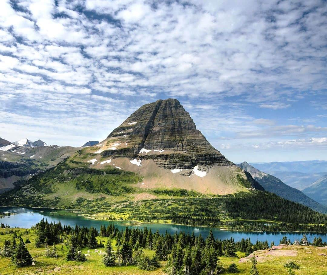 アメリカ内務省さんのインスタグラム写真 - (アメリカ内務省Instagram)「Happy birthday to Glacier National Park in #Montana! Established as a national park on May 11, 1910, #Glacier preserves one of the most spectacular landscapes in America. From jagged mountaintops to dramatic curved valleys to alpine lakes bordered by wildflowers, Glacier is a wonderland to cherish and explore. What’s your favorite Glacier memory? Photo @GlacierNPS by Tim Rains, #NationalPark Service. #travel #FindYourPark #usinterior」5月11日 23時56分 - usinterior