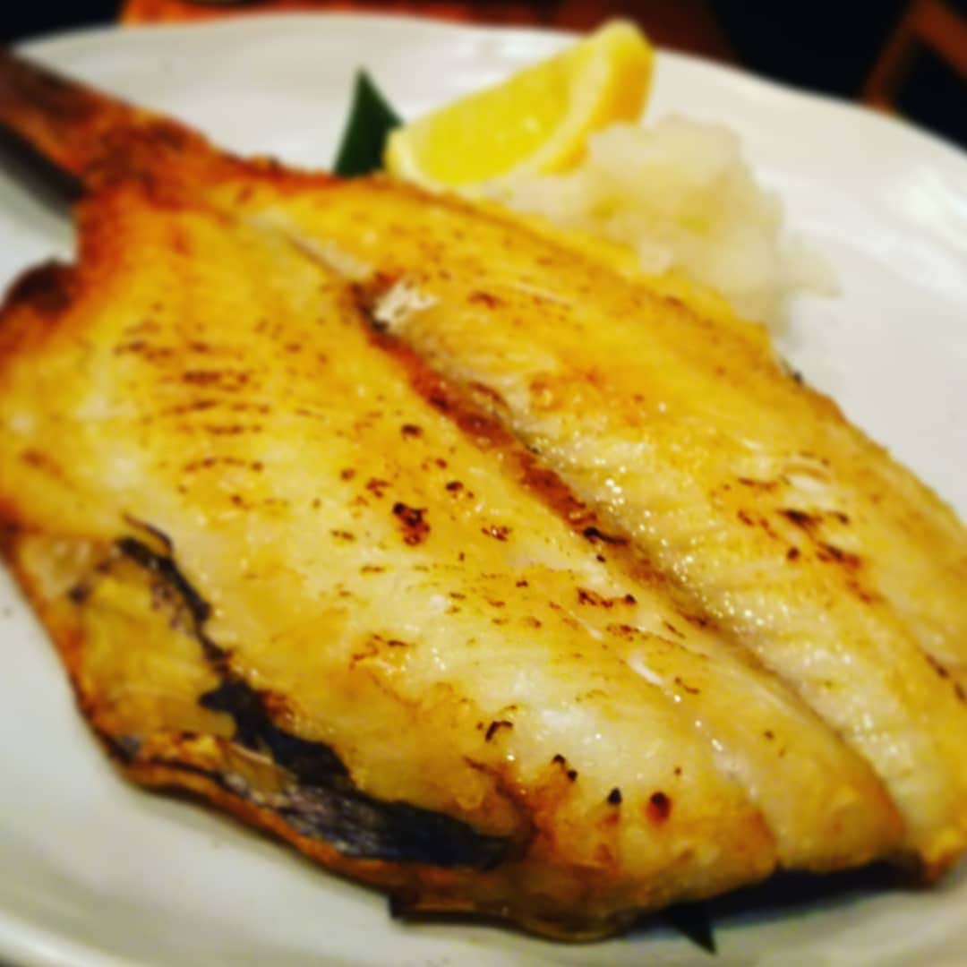 九州うまか 北浜店のインスタグラム：「赤魚の灰干しでございますよ。  #九州うまか#九州うまか北浜店#北浜#淀屋橋#天満橋#京橋#肥後橋#堺筋本町#大阪#大阪グルメ#居酒屋#日本酒#焼酎#純米#泳ぎイカ#もつ鍋#九州料理#九州#博多#福岡#鹿児島#宮崎#佐賀#長崎#大分#熊本#肉#赤魚」
