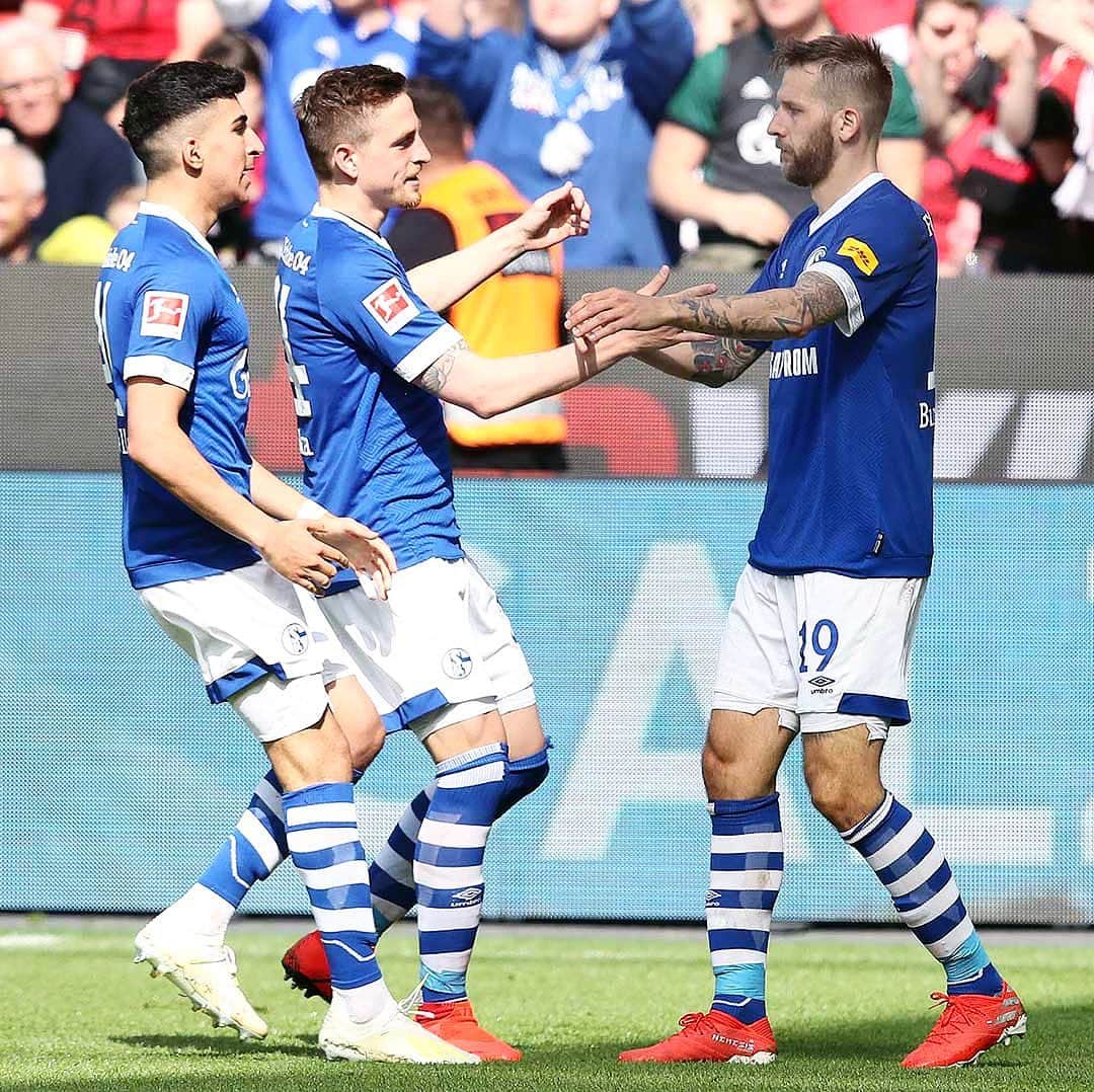 シャルケ04さんのインスタグラム写真 - (シャルケ04Instagram)「We end our away season with a hard-earned draw 👍🏼 . . #B04S04 #S04 #Schalke #Matchday #Bundesliga #Football #Soccer #Knappen #🔵⚪️」5月12日 0時23分 - s04