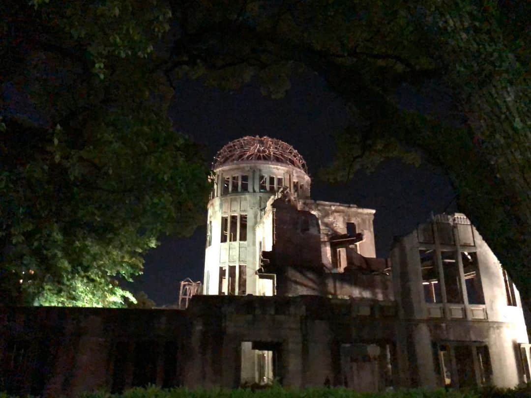 山本浩未さんのインスタグラム写真 - (山本浩未Instagram)「明日は朝から仕事なので夜になっちゃったけど原爆ドームへ 🙏🏻」5月12日 0時35分 - hiromicoy