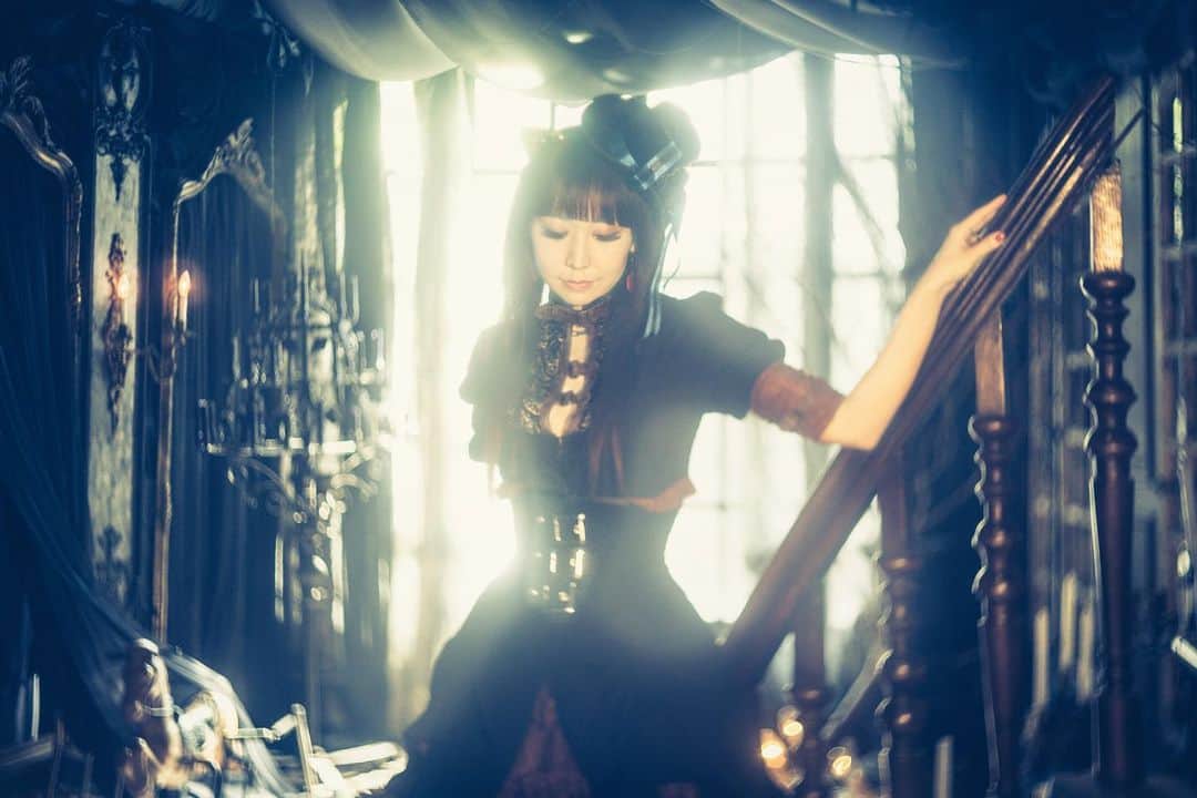 のインスタグラム：「yucat×リリィ（ririco:ram） photo by リリィ hair&make by Aki Nakashima ・ ・ ‎⁦‪#yucat‬⁩ #加藤有加利 #rythem #スチームパンク #ゴスロリファッション #ゴシック #steampunk #steampunkfashion #gothic #gothicstyle #gothiclolita #gothicfashion #gothicgirl #singer #fantasy #darkfantasy #ゴス #portrait #ポートレイト #photography #モデル #model #撮影スタジオ #tokyo #photostudio」