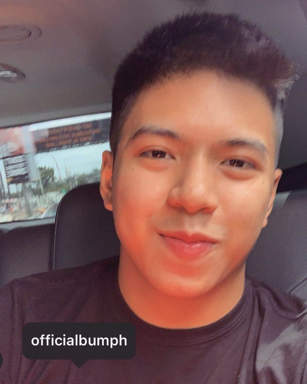 Nash Aguasさんのインスタグラム写真 - (Nash AguasInstagram)「Semioblak. @officialbumph  kitakita po tayo mamaya sa Sunstar Mall Sta. Cruz Laguna!」5月11日 15時52分 - zackwey