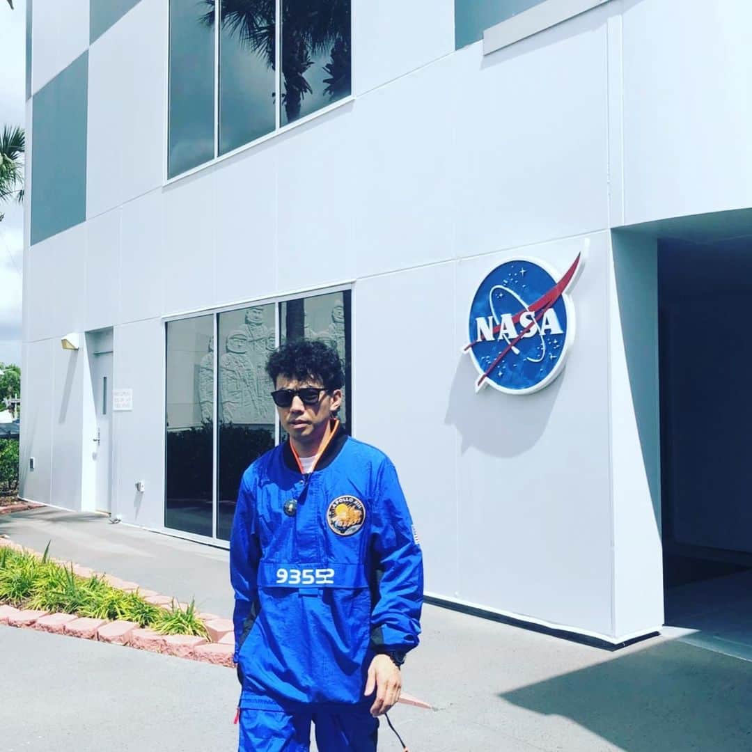 綾部祐二さんのインスタグラム写真 - (綾部祐二Instagram)「NASA with Noah Ishikura in Florida. @zeppelin.noah  @nasa」5月11日 16時09分 - yujiayabe