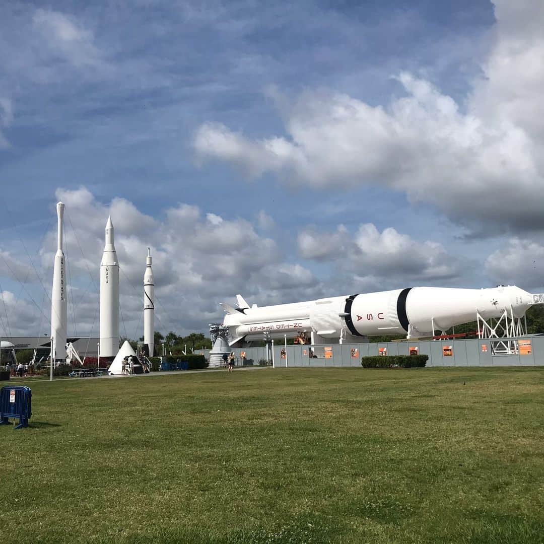 綾部祐二さんのインスタグラム写真 - (綾部祐二Instagram)「NASA with Noah Ishikura in Florida. @zeppelin.noah  @nasa」5月11日 16時09分 - yujiayabe