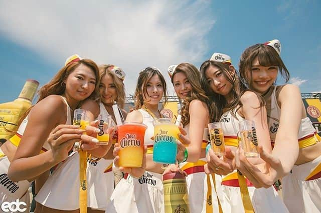 Jose Cuervo Japanさんのインスタグラム写真 - (Jose Cuervo JapanInstagram)「やっぱり、フェスには⠀ クエルボが欠かせない！⠀ 📷@edc_japan ⠀ .⠀ .⠀ .⠀ .⠀ .⠀ #クエルボ #クエルボで乾杯 #EDCJapan #EDC #テキーラ #クエルボブース #音楽フェス #EDM #ビーチフェス #マルガリータ⁣⠀」5月11日 16時28分 - josecuervojp