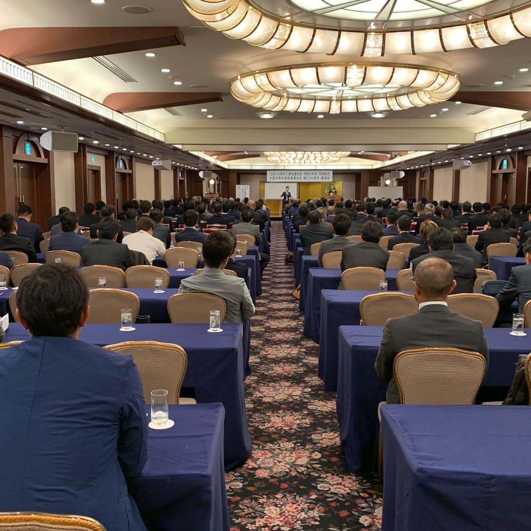 入江慎也さんのインスタグラム写真 - (入江慎也Instagram)「大阪市青年経営者連合会創立40周年の講演会  250名近くの経営者の皆さんに90分講演やらせていただきました。  懇親会も参加させていただきました。  経営者の諸先輩方のお話しは本当に勉強になります。  ビジネスもご一緒させていただけるように頑張ります  ありがとうございました  #大阪経営者連合会 #講演会 #経営者 #ビジネス #株式会社イリエコネクション #43本目」5月11日 16時48分 - oreirie0408
