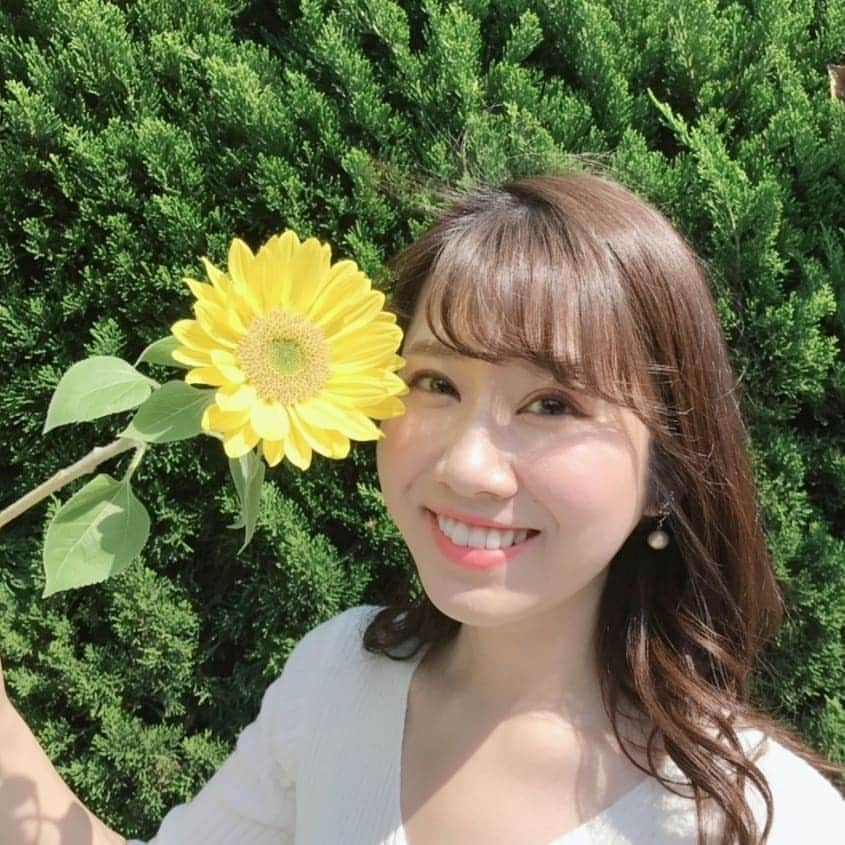 壽老麻衣さんのインスタグラム写真 - (壽老麻衣Instagram)「あすは母の日🌼✨ 母に渡すお花と、我が家に飾るお花(今回はひまわり🌻)を買いました😊 皆さんにとって素敵な週末となりますように🌺 🌼 🌼 🌼 #母の日プレゼント #母の日 #mothersday #フラワーショップ #お花 #flowers #プレゼント #present #ドライフラワー #ドライフラワーリース #ひまわり #週末 #いい天気」5月11日 17時06分 - maijuro