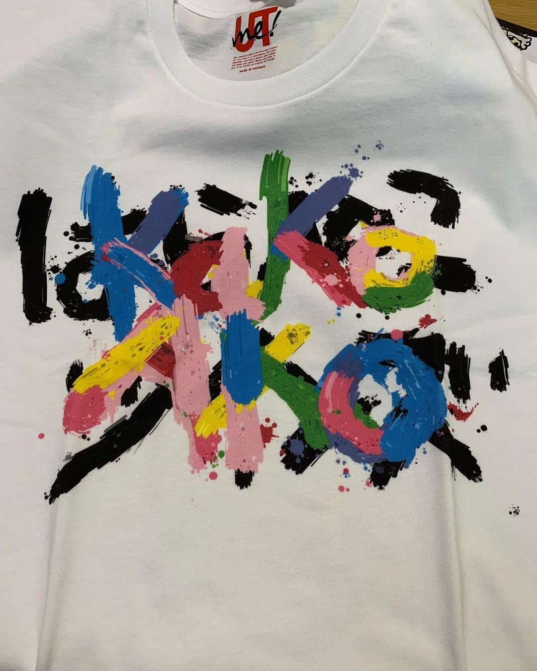 かこさんのインスタグラム写真 - (かこInstagram)「素敵なお手紙、、❤️❤️本当に頑張ろうって思える。すごいパワー。 そしてTシャツ〜😭✨私たちのはらぺこツインズっていう文字とかことあこの文字！！視聴者さんデザイン🥺✨凄すぎる〜😭✨夏はこのTシャツで決まり🐿🐿🍒🍒 #感謝感激 #世界に一枚のTシャツ #はらぺこツインズ」5月11日 17時15分 - harapeko__kako
