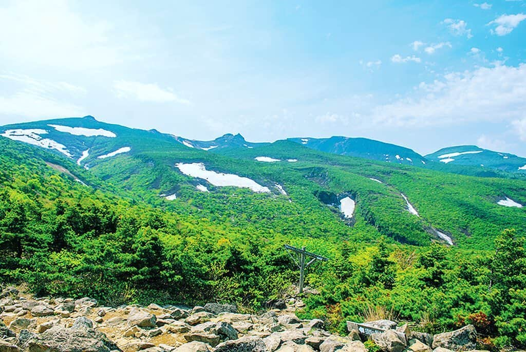 福島県さんのインスタグラム写真 - (福島県Instagram)「来て！ 安達太良山　 福島県にある百名山です。ロープウェイで山頂付近まで行けるので、登山初心者でも比較的簡単に登ることができます。夏だけでなく秋は紅葉、冬は雪山登山が楽しめます！ 今年の山開きは 5/19(日)です。  #安達太良山 #二本松市 #登山 #山開き #福島 #ふくしま #ふくしまからはじめよう #来て  #futurefromfukushima #fukushima #traveljapan #japantrip #explorejapan #japanadventures #japanholiday #beautifuldestinations #instatrip #art_of_japan #instagramjapan #japan_of_insta」5月11日 17時16分 - realize_fukushima