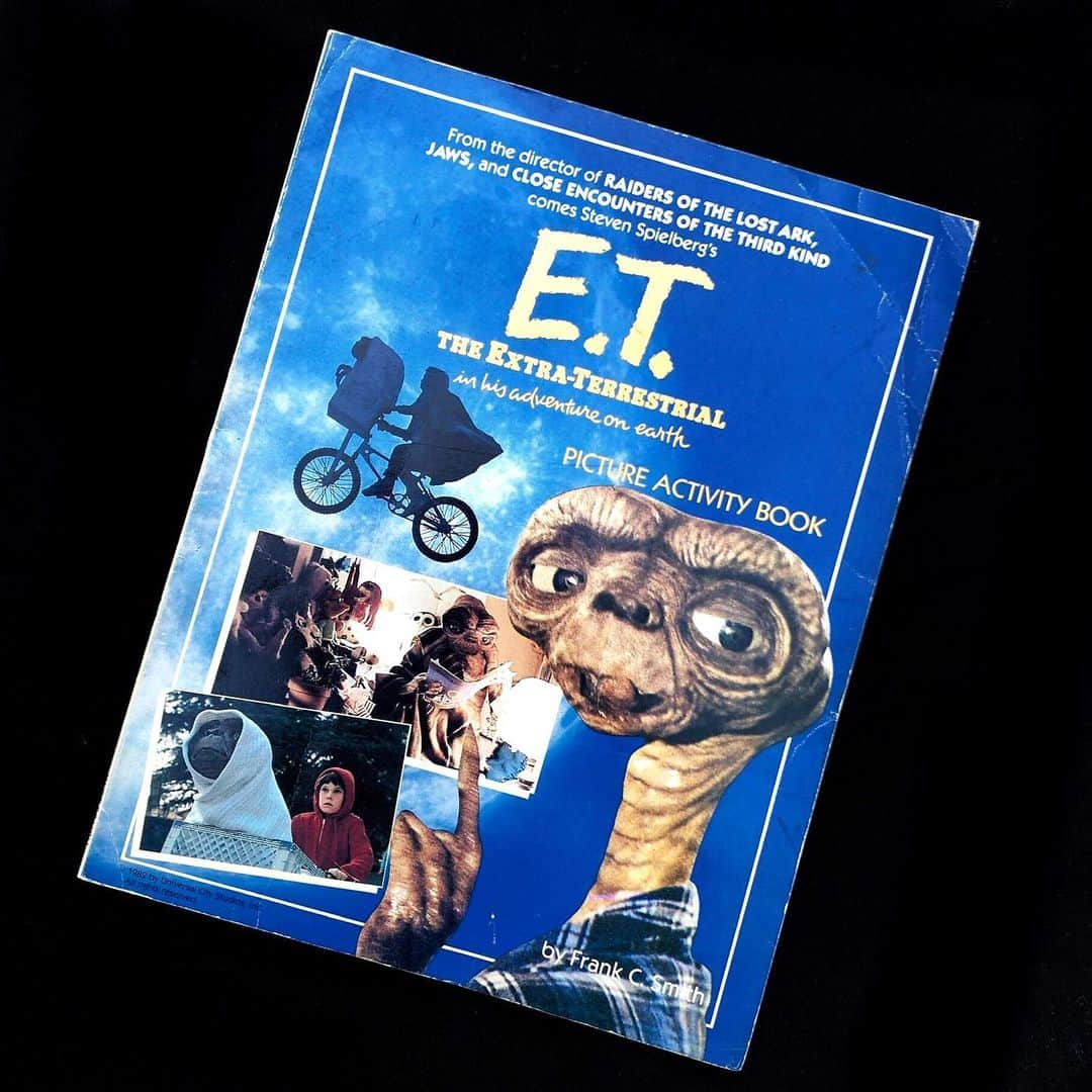 おもちゃやSPIRALさんのインスタグラム写真 - (おもちゃやSPIRALInstagram)「E.T. picture active book入荷しました！ 3800円です！」5月11日 17時33分 - spiral_toy