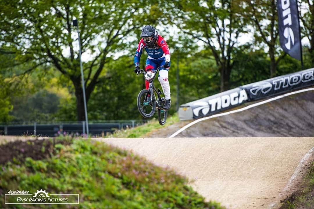 サラ・ウォーカーさんのインスタグラム写真 - (サラ・ウォーカーInstagram)「World Cup 3 today! Goal is to keep smiling 😁 📷: @bmxracingpictures」5月11日 17時36分 - swbmx