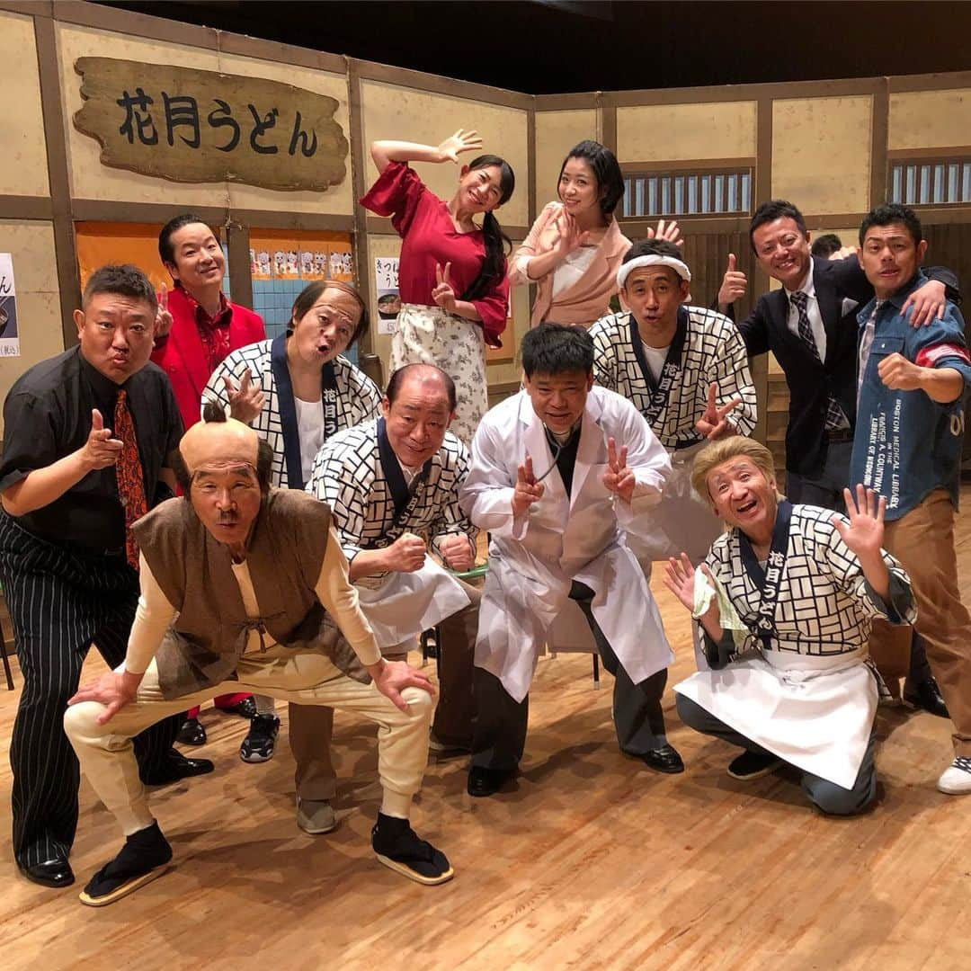 石田靖さんのインスタグラム写真 - (石田靖Instagram)「滋賀県の近江八幡で新喜劇公演😆 歴史ある近江商人の町〜 合間に日牟禮八幡宮へぶらり #滋賀県近江八幡市 #近江八幡市 #近江八幡文化会館 #よしもと新喜劇 #新喜劇 #2枚目の写真 #日牟禮八幡宮 #近江堀 #近江商人 #たねや #つぶら餅 #たこ焼きの様  #外がカリッと中がモチっと #母の日 #一期一笑  #石田靖」5月11日 18時00分 - yasulog