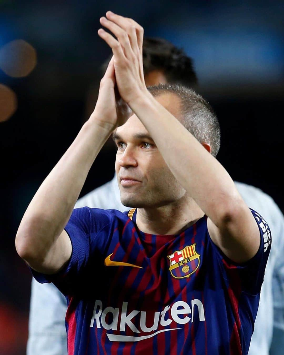 LFPさんのインスタグラム写真 - (LFPInstagram)「The magic never ends, his legend is infinite. #HBD, @andresiniesta8! 🎉 • #LaLiga #LaLigaSantander #Barça #Iniesta #HappyBirthday #Football」5月11日 18時00分 - laliga