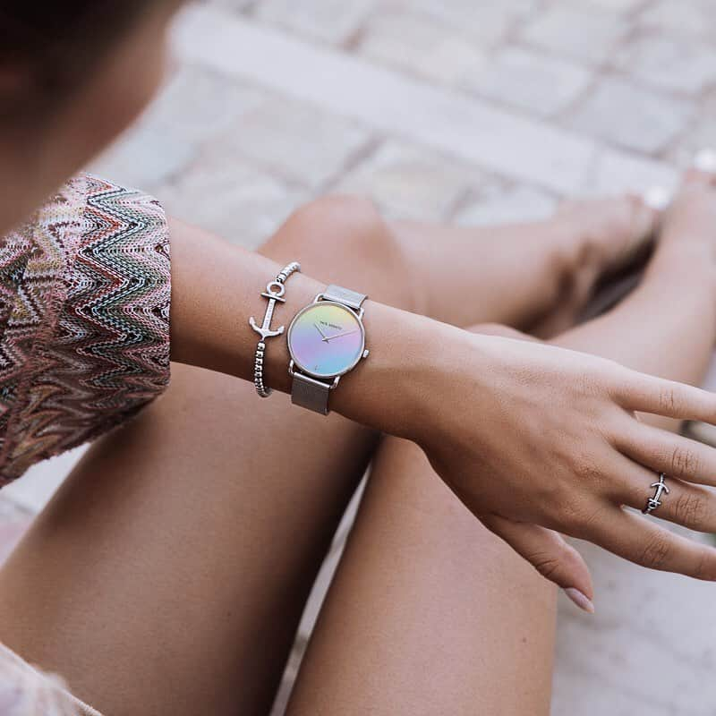 PAUL HEWITTさんのインスタグラム写真 - (PAUL HEWITTInstagram)「Holographic details and delicate anchors for an eye-catching summer look. ✨⚓ #getAnchored #paulhewitt #missocean #anchorspirit #anchorrope __ #bracelet #jewellery #silver #watch #watchesofinstagram #classy #essentials #womensjewellery #womensaccessory #accessory」5月11日 18時00分 - paul_hewitt