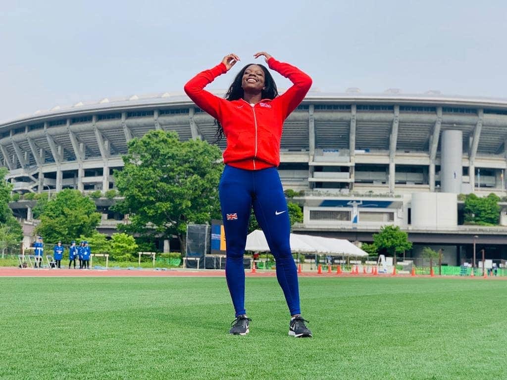 アシャ・フィリップのインスタグラム：「When they say you can't.... simply smile and say I can💁🏾‍♀️#WeekendWisdom . . 💥Action kicks off today for #IAAFWorldRelays 🇯🇵 Tune in and support team 🇬🇧 relay teams 💪🏾🏃🏾‍♀️💨 #BBC . . #Motivation #Athlete #Dreams #Inspire #OlympicGames #Tokyo2020 #Runners #TrackGirls #BlackGirlMagic」