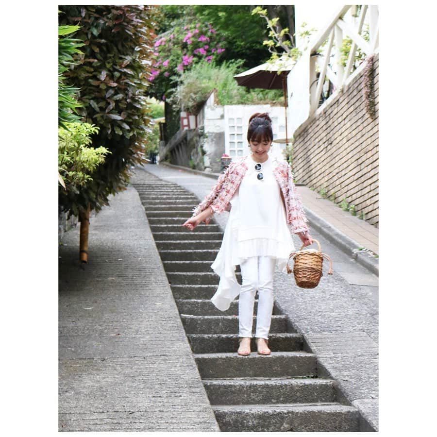 山崎直子のインスタグラム：「お気に入りの @miacarina_official の#ツイードジャケット でお出掛け💕 ・ ・ ・ #tweed #tweedjacket #rinascimento #miacarina #🇮🇹 #ootd #coordinate #instafashion #ig_japan #fashiongram #代官山 #夏コーデ #ファッション #コーデ #良いお天気 #アシンメトリートップス も#お気に入り #💕 #イタリアブランド #インポートセレクトショップ」