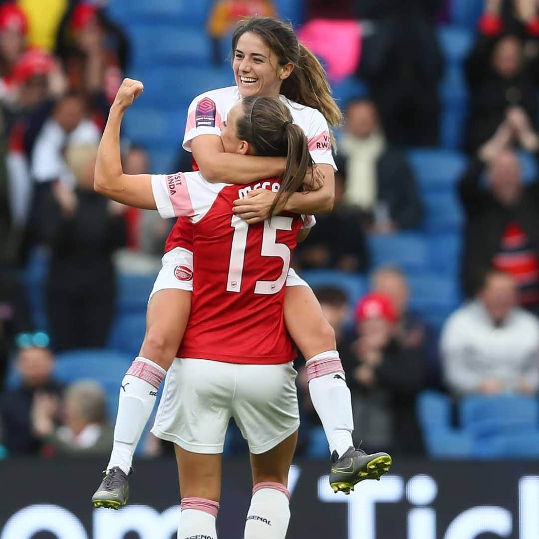 Arsenal Ladiesさんのインスタグラム写真 - (Arsenal LadiesInstagram)「THAT MATCHDAY FEELING 😁  #WeAreTheArsenal」5月11日 18時36分 - arsenalwfc