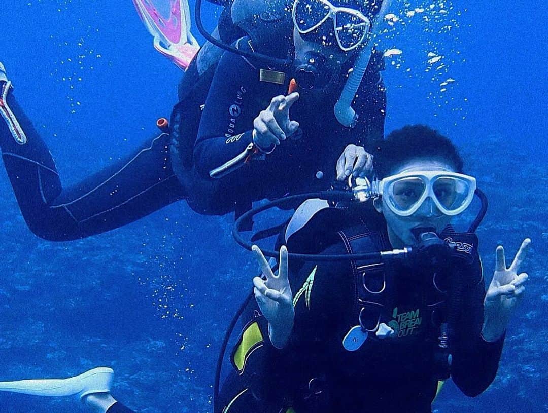 東野佑美さんのインスタグラム写真 - (東野佑美Instagram)「ダイビングをしに石垣島へ行ってきました🐠✨ . 一応ライセンスはアドバンスまで持っているはずなのですが…久々すぎたからか気が付いたらインストラクターさんのボストンバッグみたいになっていました🤣🙏 . ウミガメベイビー可愛かった🥺💓 . . #沖縄 #石垣島 #ダイビング #ダイビング女子 #Okinawa #ishigaki #diving」5月11日 18時49分 - yumi.higashino