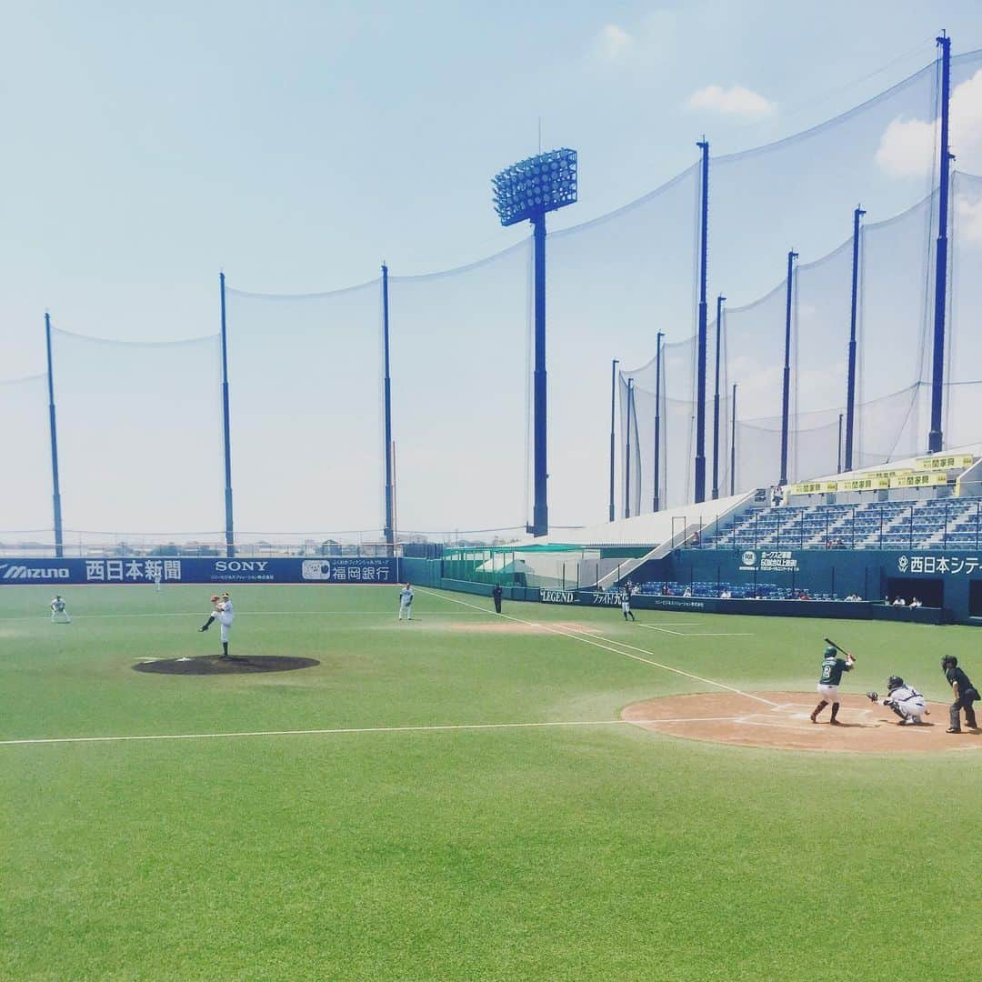 リック・バンデンハークさんのインスタグラム写真 - (リック・バンデンハークInstagram)「@softbankhawks_official の試合に投げれて感謝してます。45球投げて、気持ちが良かった！筑後に来て3軍を応援してくれたファンの皆さん、ありがとうございます。情熱とエネルギーを持った若い才能がある選手達を見るのは気持ちが良い。今日満塁ホームランを打った、背番号125番大本の素晴らしいスイング！おめでとう！ Grateful to be pitching again in a game for the SoftBank Hawks. Threw 45 pitches, felt good! Thanks to all the fans who came to Chikugo to support the San-Gun. Beautiful to see the young talent play with so much passion and energy. An amazing swing today by Hawks player Omoto #125, who hit a grand slam today! Congratulations!  #福岡ソフトバンクホークス #sbhawks  #筑後 #バンデンハーク #npb #2019season #baseballjapan #baseball」5月11日 18時58分 - rick_vdhurk