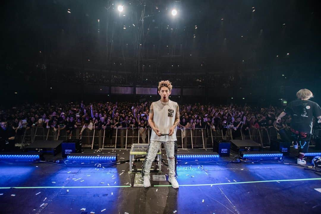 Taka さんのインスタグラム写真 - (Taka Instagram)「Roundhouse🇬🇧from last night!!! @jamiecarterfilms @oneokrockofficial」5月11日 19時07分 - 10969taka