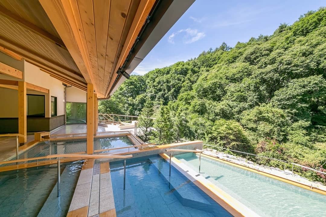 Relux | リラックスさんのインスタグラム写真 - (Relux | リラックスInstagram)「森林の中に溶け込むように過ごす―。蓼科グランドホテル 滝の湯は、信州の豊かな自然を感じられる湯宿として古くから多くのお客様をお迎えしています。 . 📍蓼科グランドホテル  滝の湯 . . . 気になる宿の詳細はプロフィールから▶ @relux_jp . #蓼科グランドホテル滝の湯 #Relux #リラックス #旅行 #長野 # #国内旅行 #旅したくなるフォト #旅の記録 #大人の休日 #風景写真 #おでかけ #大人旅 #旅スタグラム #旅が好き #旅フォト #ダレカニミセタイケシキ #旅行好き#美しい日本  #trip #travel #nagano  #unknownjapan #japantravel #ig_japan #instatravelgram #instatravelling #japanesehotels #traveljapan #japantravelphoto」5月11日 19時30分 - relux_jp
