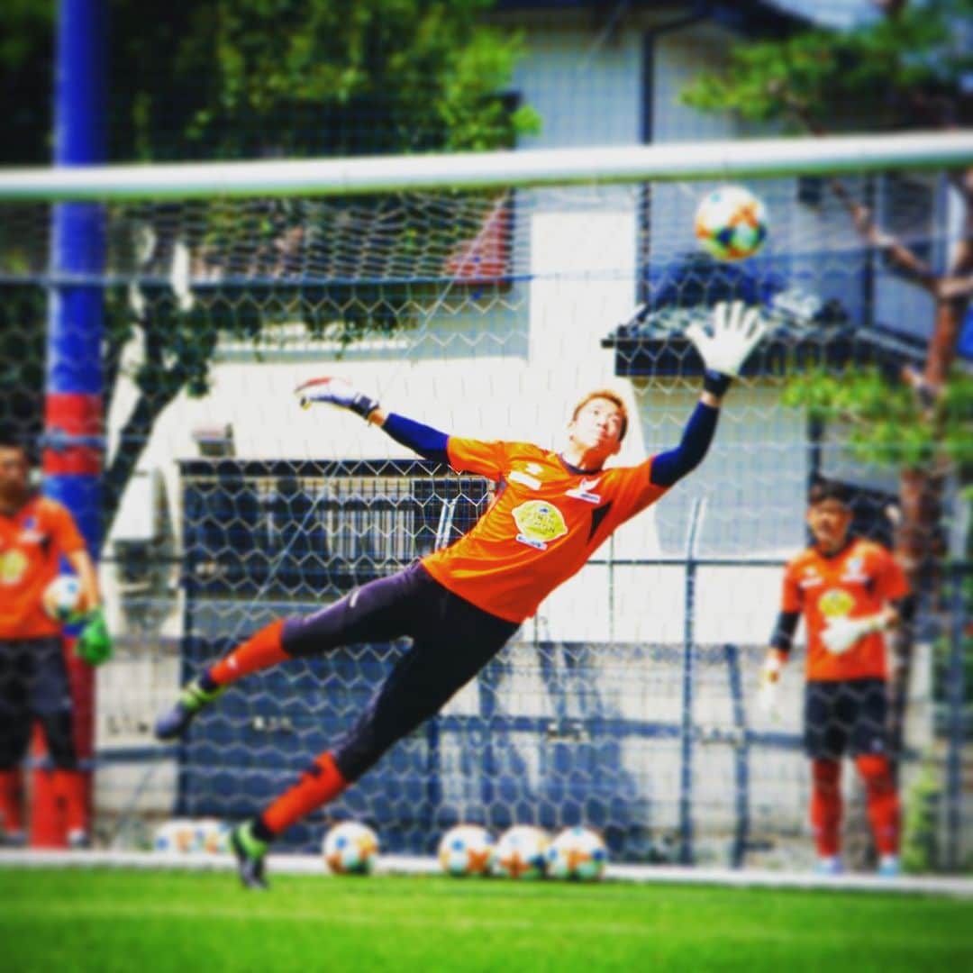 林彰洋のインスタグラム：「しっかり地に足をつけて🦶 一戦一戦チャレンジ👍 #メンタル大事 #fctokyo」