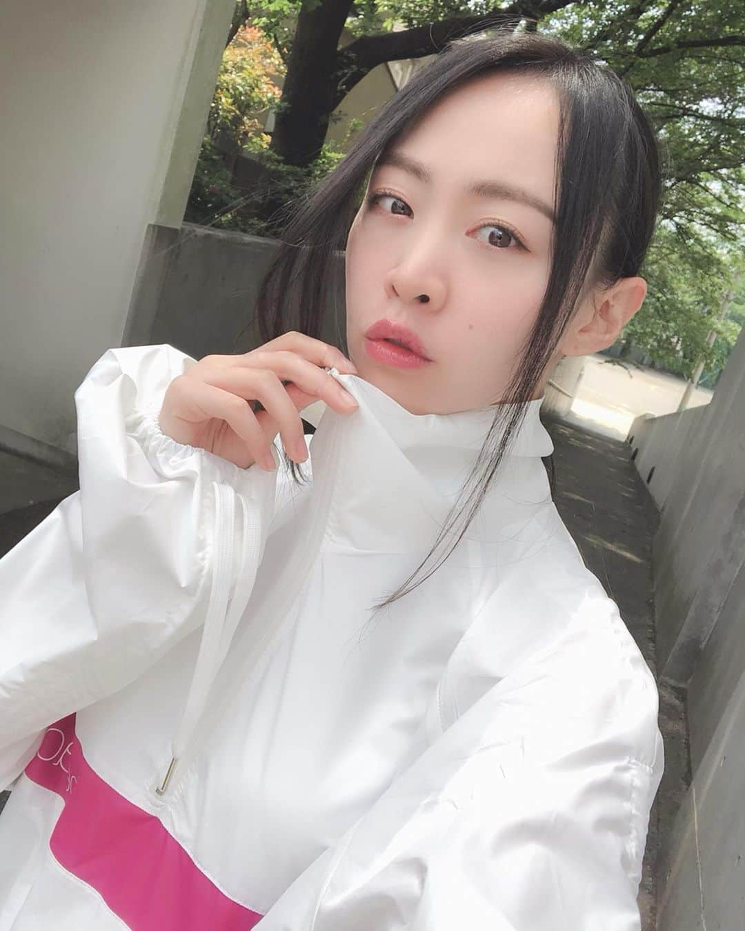 千倉里菜さんのインスタグラム写真 - (千倉里菜Instagram)「今日は１日よく動き、よく汗かきました🏃‍♀️✨💦 . 最近お気に入りで動くときに良く着てるウェア😉袖のデザインが可愛いんだよね🎶 . _ @beachme_official @feelalohacafe #beachme #fashion #coordinate  #beachmesnap #アスレジャー #sports #sportswear #dance #workout」5月11日 19時51分 - rina_amatsuma