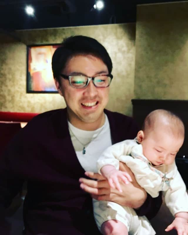 遠藤尚さんのインスタグラム写真 - (遠藤尚Instagram)「昨日は宮野くんと久々に会えた、 もうあの怪我から11年、 医学の進歩でいつかスキーができるようにと会うと前向きな話ができる、こっちが力をもらえる。ありがとう😊 そんでコハクも抱っこしてもらいました◎」5月11日 19時48分 - shoendo7