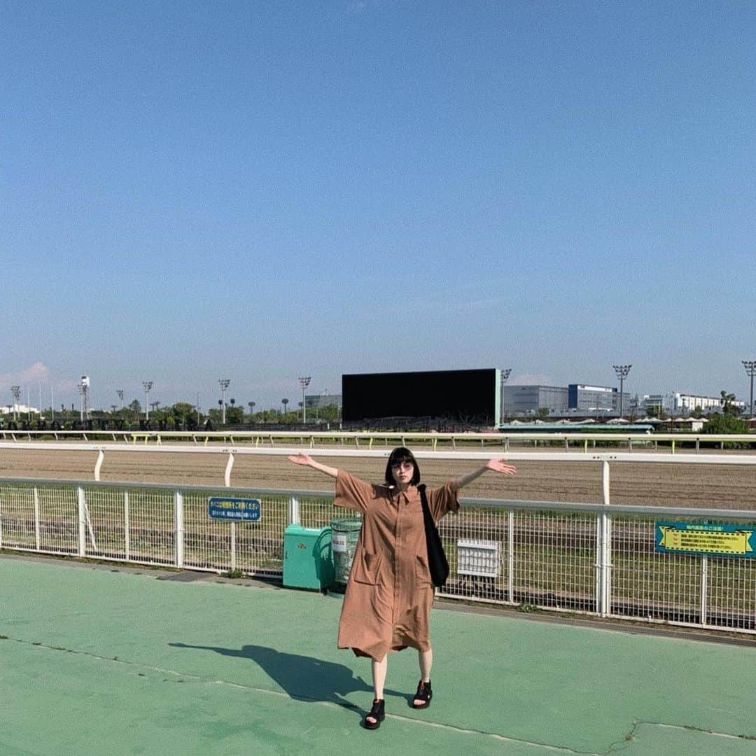 うちだゆうほさんのインスタグラム写真 - (うちだゆうほInstagram)「東京蚤の市  毎年並ぶことなんて無いんだけど(今までタイミング良かっただけかな😂？)今回入場するのに１時間並んだのと暑さで体力持ってかれてちょっとしか居なかったけどやっぱり楽しかった〜！」5月11日 19時49分 - uchidayuho