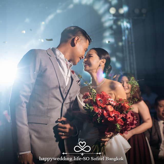 HappyWedding.Lifeさんのインスタグラム写真 - (HappyWedding.LifeInstagram)「เนรมิตงานแต่งงานในฝันของคุณให้เป็นจริง ที่โรงแรมโซ โซฟิเทล แบงคอก @SOSofitelBangkok  ครบ จบ ตอบโจทย์ในที่เดียว กับหลายหลายแพ็คเกจสุดคุ้มที่คุณจะต้อง SAY “YES!” . . .  Detail on 🔽 https://happywedding.life/th/vendors 🔍 SO Sofitel Bangkok . .  #SOSOFITELBANGKOK #SOBANGKOK #MARRYMEATSO #Venue #weddingvenue #Thaiwedding #wedding #weddingmemories #weddingplanning #weddingthailand #weddingplanning #happywedding #happyweddingth #happyweddinglifeth #weddinginspiration #thailand #love #inspiraion #แต่งงาน #จัดงานแต่งงาน #สถานที่จัดงานแต่งงาน #สถานที่ถ่ายพรีเวดดิ้ง #พรีเวดดิ้ง #ตัดสินใจเลือกสถานที่แต่งงาน #สถานที่จัดงานแต่งแบบไทย . .  Photo by.: PingPong ติดตามผู้ให้บริการด้านสถานที่แต่งงาานเพิ่มเติม >> #HWLvenue」5月11日 19時59分 - happywedding.life