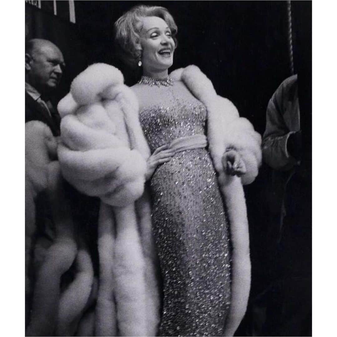 フィリップトレーシーさんのインスタグラム写真 - (フィリップトレーシーInstagram)「Marlene Dietrich archive Berlin. True style and vision. Marlene’s famous Swans down coat (this is not fox). These items are not on display, however some pieces are on display at @deutsche_kinemathek.  #deutschekinemathek #visitberlin #marlenedietrich」5月11日 20時01分 - philiptreacy