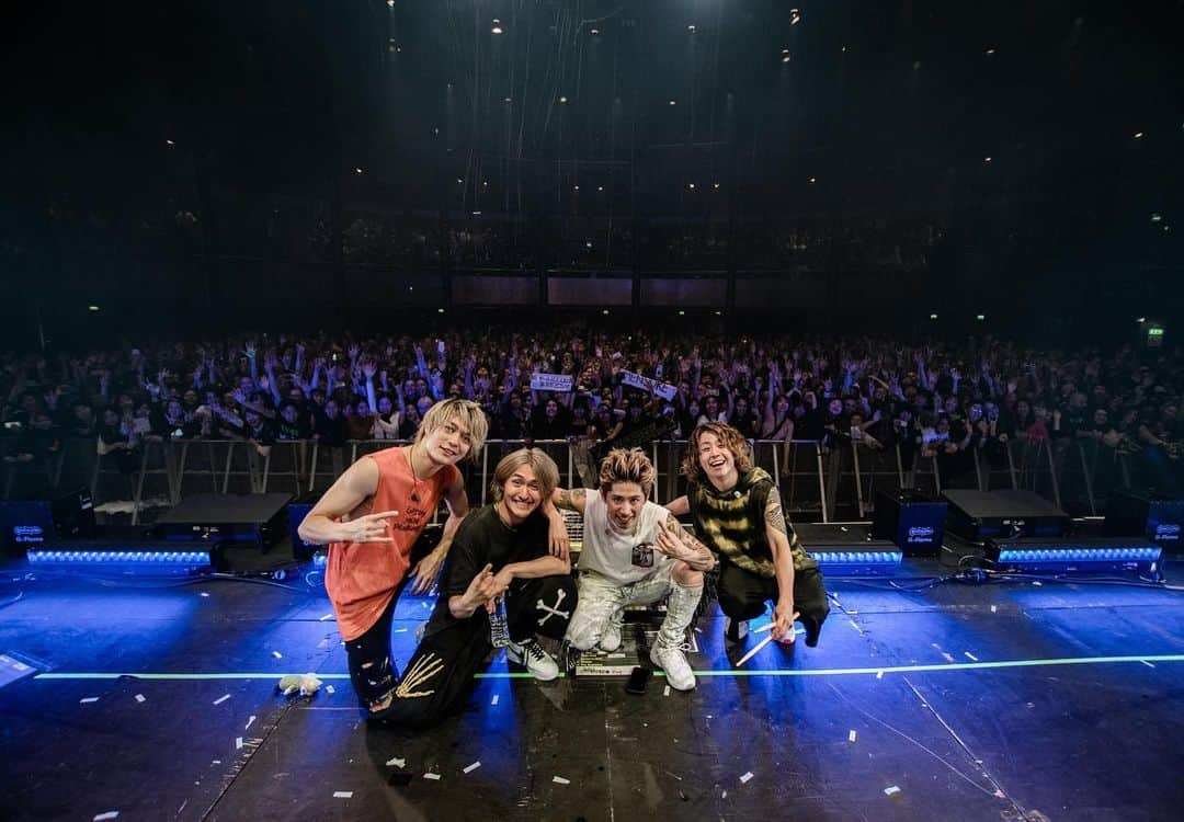 Toru さんのインスタグラム写真 - (Toru Instagram)「Cheers, London!!!!🇬🇧🇬🇧 📸 @jamiecarterfilms」5月11日 20時06分 - toru_10969