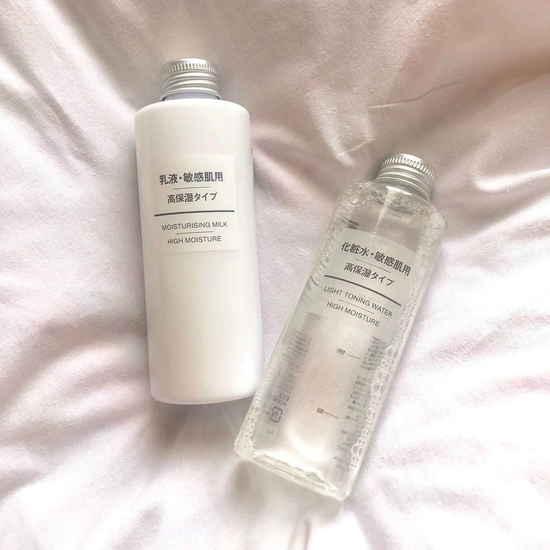 小玉梨々華さんのインスタグラム写真 - (小玉梨々華Instagram)「いつも使ってる 無印良品の化粧水と乳液です。とっても好き。」5月11日 20時20分 - ririka_kodama