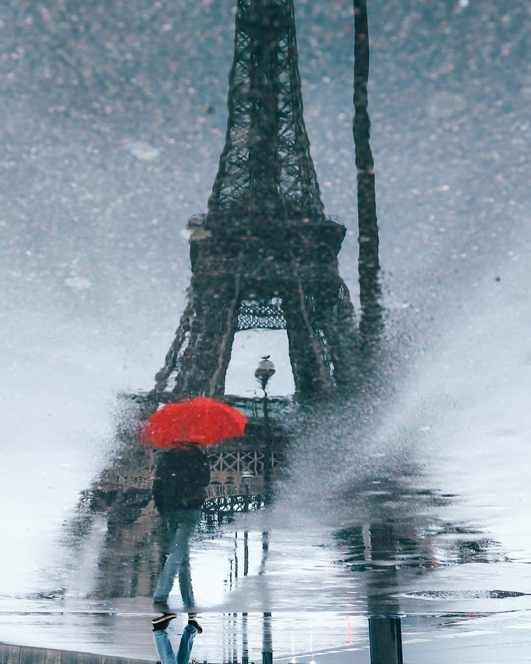 VuTheara Khamさんのインスタグラム写真 - (VuTheara KhamInstagram)「Rainy Day in Paris ☔ ❤️」5月11日 20時36分 - vutheara