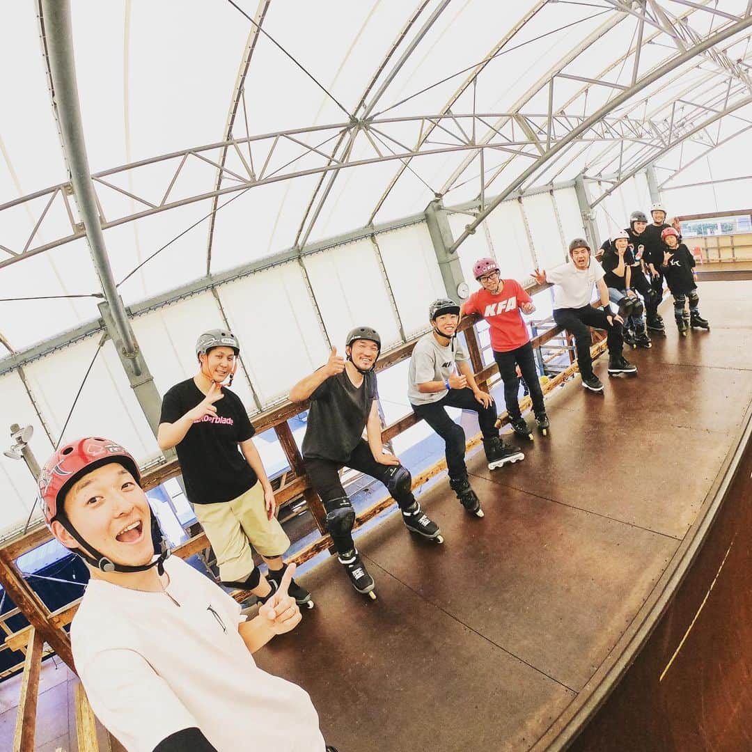 安床エイトさんのインスタグラム写真 - (安床エイトInstagram)「I enjoyed skate session with my bro today! It sooo fun!! 楽しいセッションは勝手に笑っちゃうんだな！ @takeshiyasutoko @eitoyasutoko @goodskates_inc #friends #takeshiyasutoko #eitoyasutoko #gskatepark #inlineskating #rollerblading #vert #halfpipe #session #fun #goodtime #yasutokobrothers #brothers #sports #exercise #fitness #motivation #thankyou」5月11日 20時46分 - eitoyasutoko