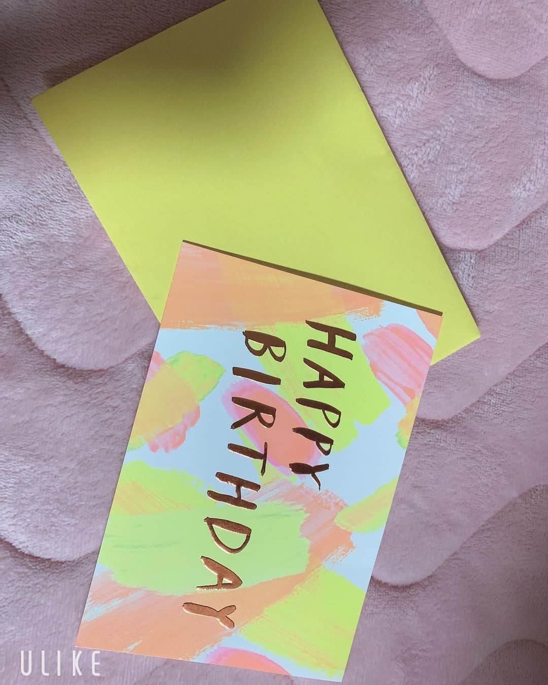 横田葵子さんのインスタグラム写真 - (横田葵子Instagram)「5月11日 今日で22歳になることができました。 本当にこうやって毎日笑顔で過ごせていることに感謝したいです！  沢山のメッセージやプレゼントもらえて幸せものです❤️ こんな私ですが、これからもよろしくお願いします。  #5月11日 #これからもよろしくお願いします #幸せ者です」5月11日 21時04分 - kiko_yokota
