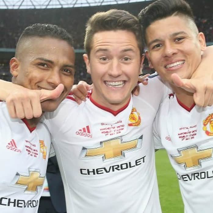 マルコス・ロホさんのインスタグラム写真 - (マルコス・ロホInstagram)「Gracias por estos 5 años juntos se los va a extrañar mucho amigos @antoniovalencia2525 @anderherrera」5月11日 21時05分 - marcosrojo