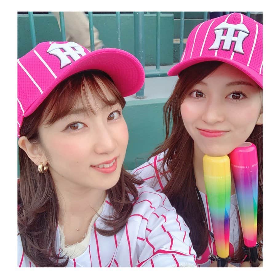 mayaのインスタグラム：「格好だけはいっちょまえ🐯⚾️ 大好きなパイセンズ😘 #阪神タイガース#タイガース女子#甲子園#野球#野球観戦#近畿支店#フレックス#万歳#ユニホーム#糸井#毎回#負ける#疫病神#先輩#」