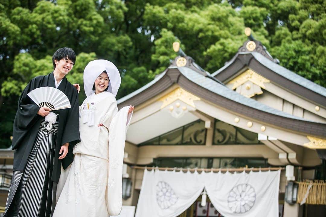juno_jinjakonさんのインスタグラム写真 - (juno_jinjakonInstagram)「. 古来日本では、白は太陽の色とされ、神聖な色とされていました。 白無垢に決意を込めて、新しい日々を大切な人と歩きだすその時に、相応しいお衣装をご提案いたします。 *﻿ JUNO神社婚相談会﻿ 毎週月・木・土・日 10時～18時﻿﻿ JUNO天神本店、JUNO熊本店にて神社相談会を行っております。﻿﻿ ※予約制になります。﻿﻿ ・白無垢、色打掛合わせのご案内﻿﻿ ・プランご説明　（プラン12万円～）﻿﻿ ・当日までの流れ﻿﻿ ・当日神社でのサポート内容﻿﻿ ・お食事のご案内﻿﻿ etc... 何でもご相談下さい。﻿﻿ △ご予約方法△﻿﻿ @juno_jinjakon ホーム画面のURL﻿﻿ よりお待ちしております。﻿﻿ *﻿﻿ -----------------------------------------﻿﻿ 【JUNO（ジュノ）】では福岡・熊本で#神社婚  をプロデュースしています。﻿ ﻿ #juno神社婚#juno和婚﻿﻿ *﻿﻿ *﻿﻿ ☏0120-791-259﻿﻿ 天神本店・熊本店にて受付中﻿﻿ *﻿﻿ ≪福岡≫プロデュース可能な神社﻿﻿ #護国神社﻿﻿ #住吉神社﻿﻿ #櫛田神社﻿﻿ #太宰府天満宮﻿﻿ 警固神社﻿﻿ 香椎宮﻿﻿ 宮地嶽神社 ﻿﻿ 宗像大社﻿﻿ *﻿﻿ ≪熊本≫  プロデュース可能な神社﻿﻿ #加藤神社﻿﻿ #健軍神社 ﻿﻿ #藤崎八旛宮﻿﻿ #阿蘇神社﻿﻿ *﻿﻿ *﻿﻿ *﻿﻿ #福岡花嫁#熊本花嫁 #和婚#神社式 ﻿#ウェディングフォト #白無垢 #福岡神社 #和婚 #japanesewedding #洋髪 #福岡プレ花嫁 #プレ花嫁 #大人花嫁#和装後撮り#和装前撮り#和装前撮りロケーション」5月11日 21時23分 - juno_jinjakon