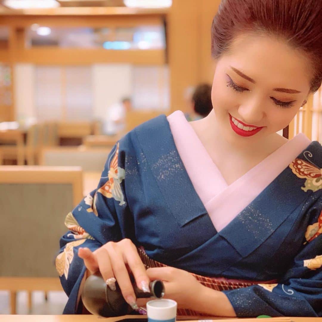 五月千和加さんのインスタグラム写真 - (五月千和加Instagram)「. 懐石を楽しむ . #懐石 #懐石料理 #和食 #帝国ホテル #着物 #和装 #熱燗 #お酒 #japan #japanese #tokyo #imperialhotel #hotel #sake #kimono #和装ヘア #haircolor #hairstyle」5月11日 21時33分 - satsuki_senwaka