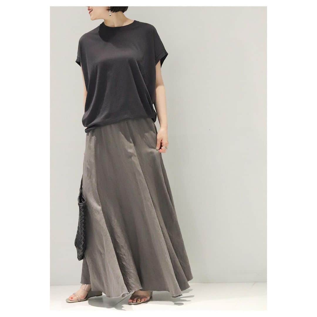 plageさんのインスタグラム写真 - (plageInstagram)「〝Vintage maxi skirt〟 5/11(sat.)New in！ ¥25,000+tax col:カーキ/ホワイト/ブラック size:free #Plage #プラージュ #baycrews #fashion  #coordinate」5月11日 21時41分 - plage_jp