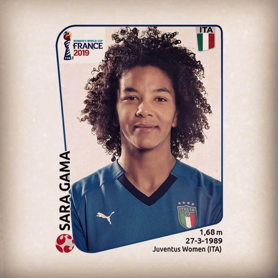 FIFAワールドカップさんのインスタグラム写真 - (FIFAワールドカップInstagram)「Who else is filling up their Panini #FIFAWWC Sticker Albums? 🙋‍♀️🙋‍♂️ #gotgotneed」5月11日 21時55分 - fifaworldcup