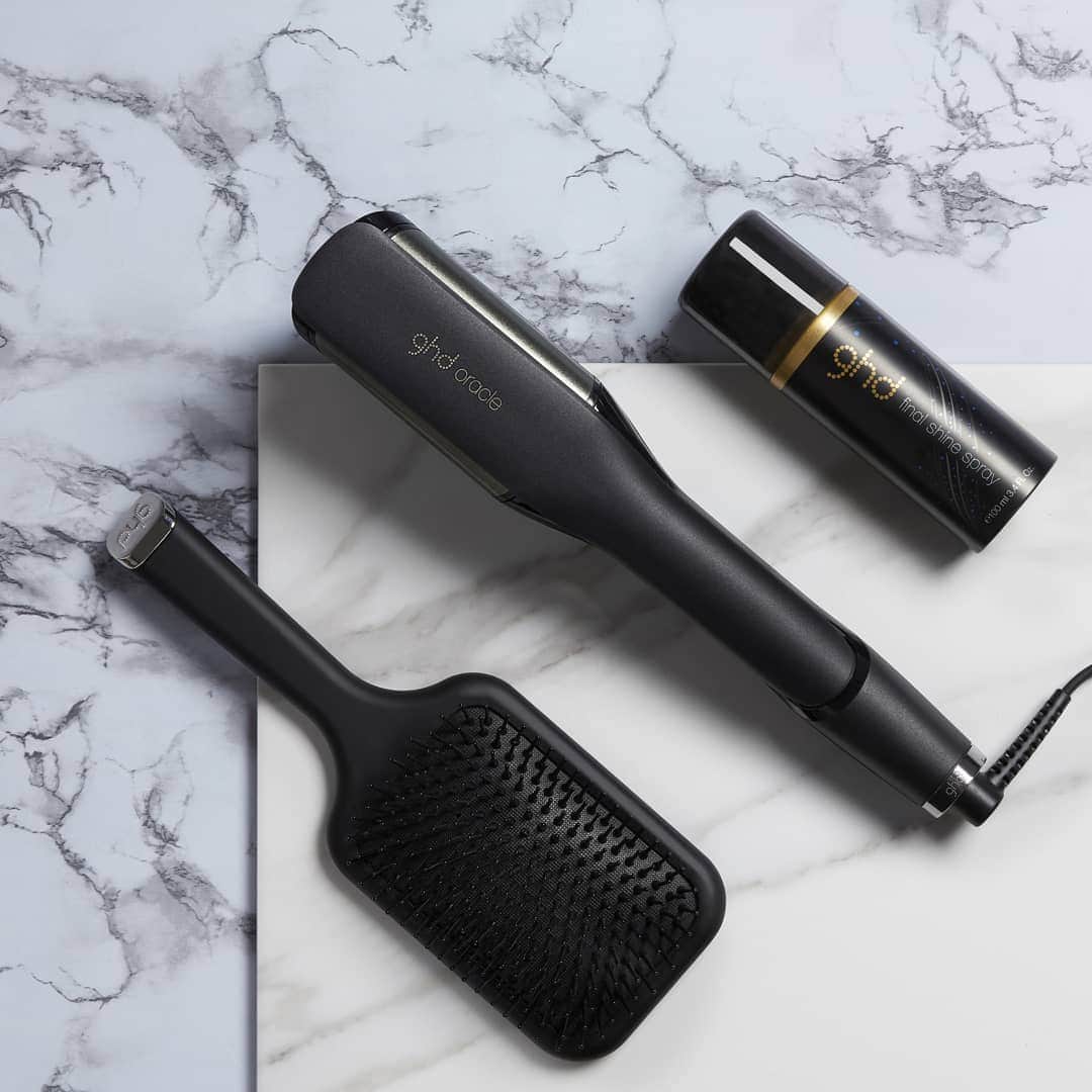 ghd hairさんのインスタグラム写真 - (ghd hairInstagram)「What does ghd global ambassador @adamreedhair love about the #ghdoracle? ⚡️ “The ridiculous amount of texture and waves I can create using it, with just a tilt of the tool.” 🙌  Find out more at the link in our bio 👆  #ghd #ghdhair #newtool #hairnnovation #curlpower」5月11日 22時01分 - ghdhair