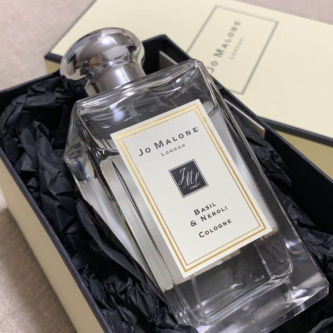 宮上元克のインスタグラム：「良い匂いのおじさんになってしもた #jomalone #basilandneroli」