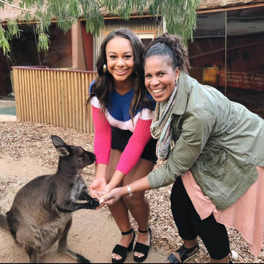 Nia Sioux Frazierさんのインスタグラム写真 - (Nia Sioux FrazierInstagram)「Thank you for being the best mom, role model, and best friend in the whole entire world. I can’t wait to travel the world even more and go on the many adventures life has in store for us! Love you so much and happy birthday❤️」5月11日 22時14分 - niasioux