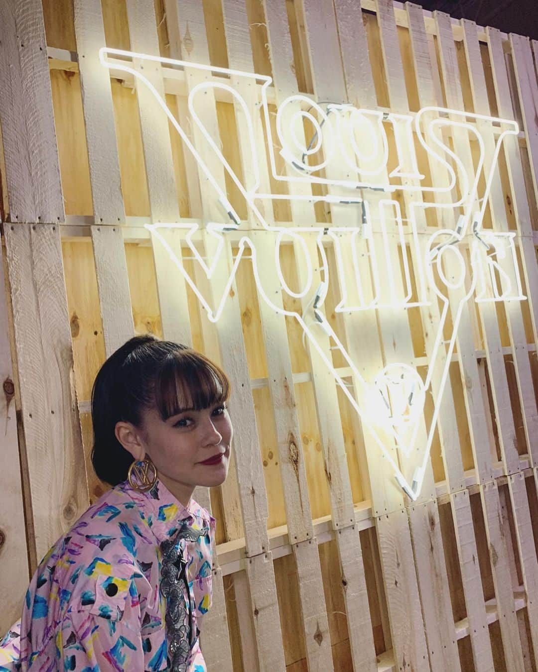 emmaさんのインスタグラム写真 - (emmaInstagram)「#LVCRUISE 2020 after party at MoMA PS1 🗽💞 @iammarkronson がDJで大盛り上がり💃🏾会場の雰囲気も面白くて、NY最後の夜は最高に楽しかった！@louisvuitton  photo by @akimoto_kozue 🙏🏻❤️」5月11日 22時15分 - okss2121