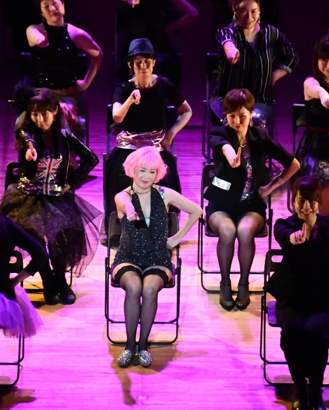 旺季志ずかさんのインスタグラム写真 - (旺季志ずかInstagram)「椅子ダンスがエロいって 評判で。 どんな演出したかって？ ブログに書いたよ  #ええじゃないか文化祭  #旺季志ずかブログ にて」5月11日 22時28分 - shizuka_ouki