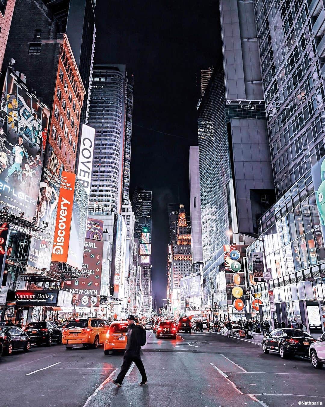 nathparisのインスタグラム：「🇫🇷 Prise avec le #HuaweiP30Pro en mode nocturne, la qualité est vraiment superbe, on retrouve du détail dans toute l’image.  Qu’en pensez-vous ? @HuaweiMobileFr #HuaweiShot . 🇺🇸Taken with the #HuaweiP30Pro in night mode, the quality is really superb, we find details in the entire image.  What do you think of that?」